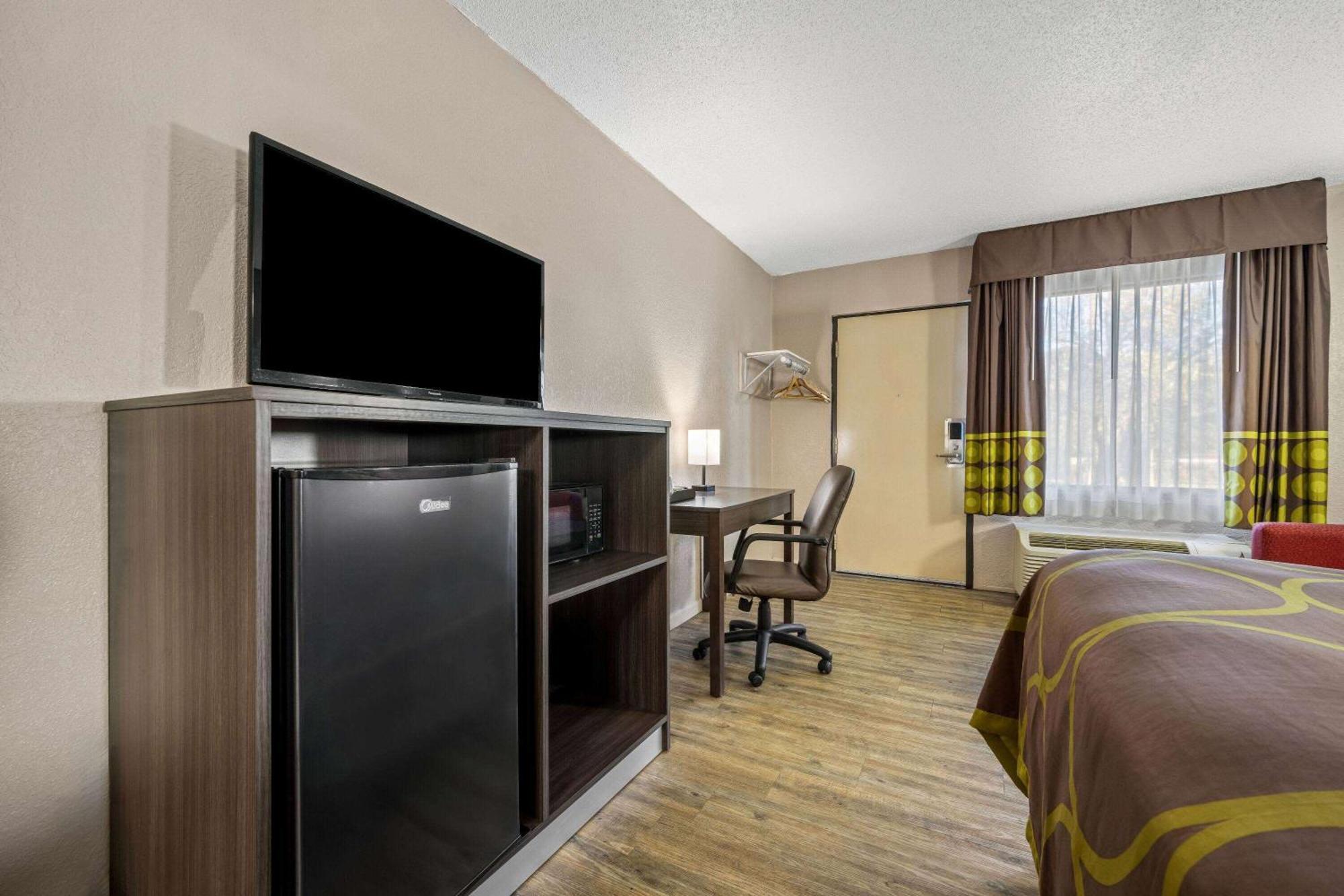 Super 8 By Wyndham Garysburg/Roanoke Rapids Hotel Exterior photo